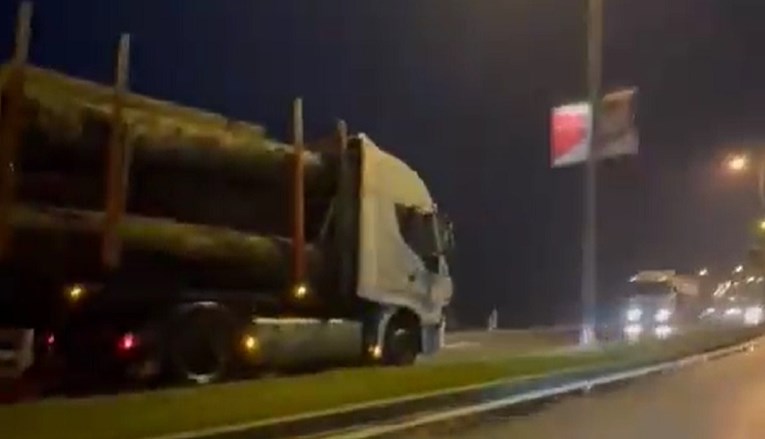 VIDEO Kamion kod Zagreba vozio u suprotnom smjeru, policija traži svjedoke 