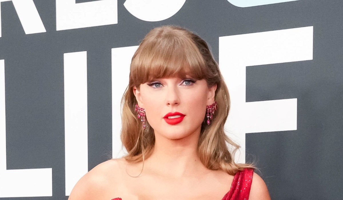 Ne možemo skrenuti pogled s kaputa Taylor Swift