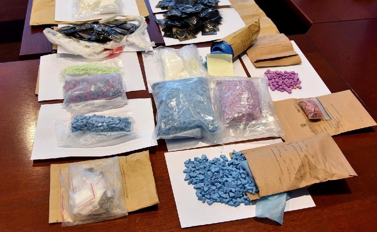 Istarska policija zbog dilanja droge uhitila još trojicu mladih Britanaca
