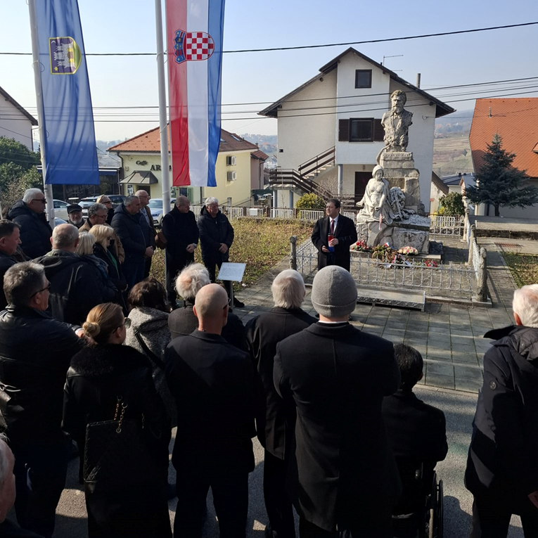 Tomislav Jonjić osnovao stranku. Osnivački sabor započeo na grobu Ante Starčevića