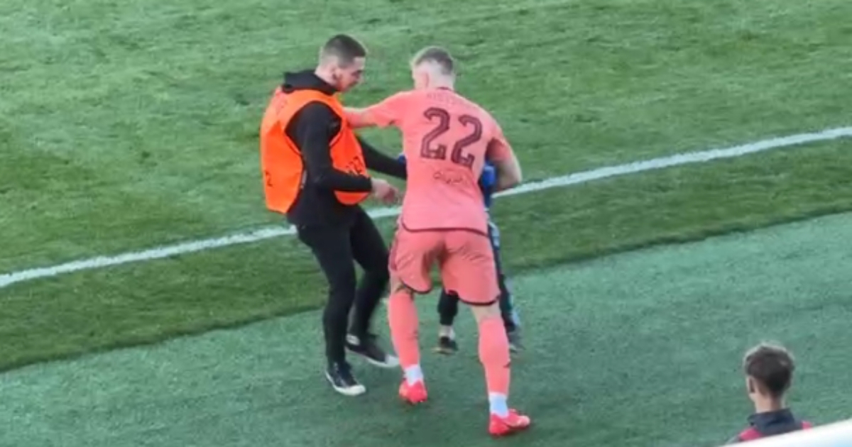 VIDEO Dječak utrčao na teren, a zaštitar ga pokušao iznijeti. Onda je došao Ristovski