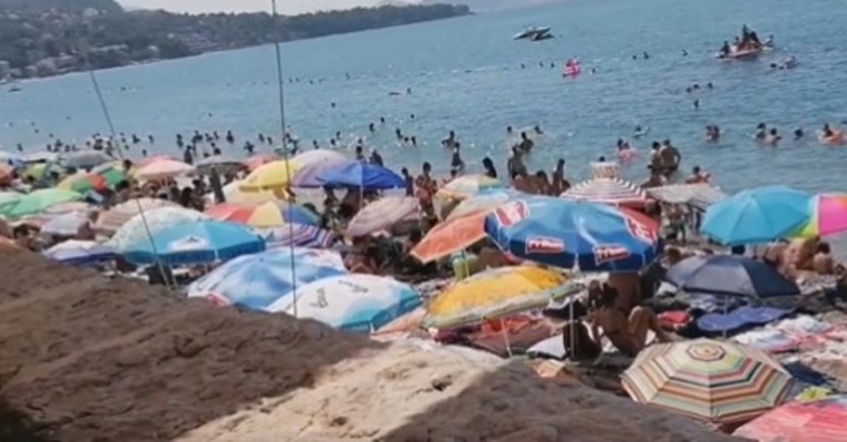 Video s jadranske plaže je hit na Twitteru: "Ovako ja zamišljam pakao"