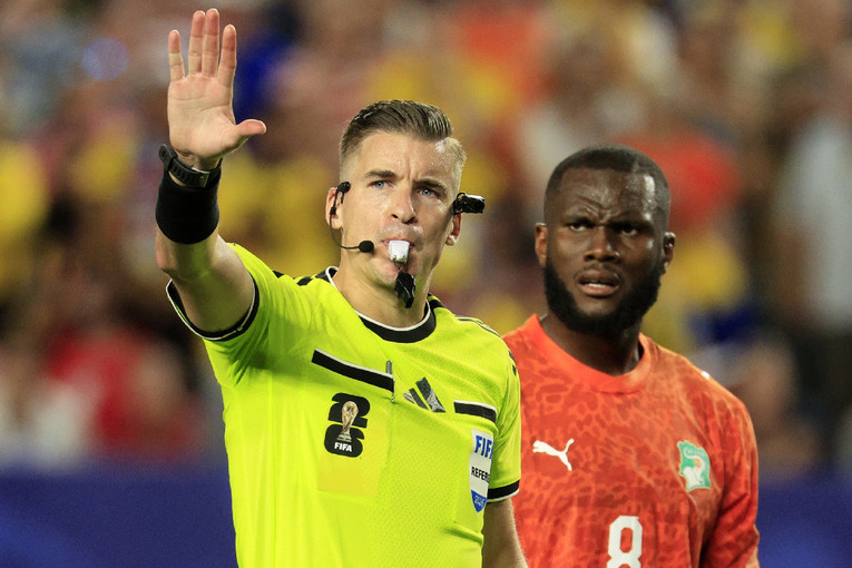 FIFA je proglasila rat najiritantnijoj pojavi u nogometu. Čini se da ga dobiva