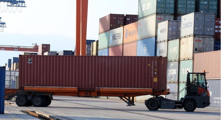 U Hrvatsku stigla nova pošiljka zaštitne opreme iz Kine