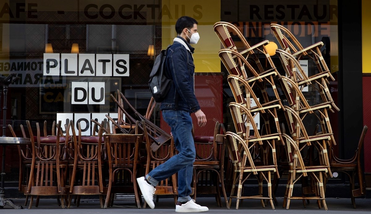 Francuska uskoro otvara terase barova i restorana
