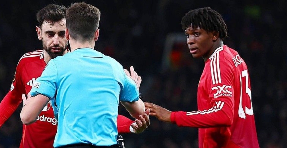 VIDEO Mladi as Uniteda sucu: "Stani, poništi penal. Nije me srušio"