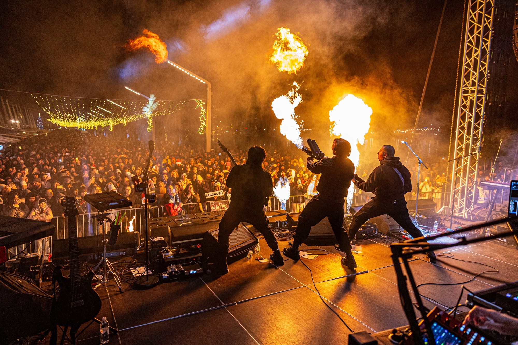 Split u 2026. ušao uz Baby Lasagnu, Bebeka i dron show. Pogledajte fotke