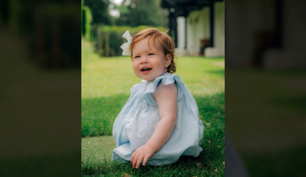 Objavljena rođendanska fotografija malene Lilibet, snimljena je u Velikoj Britaniji