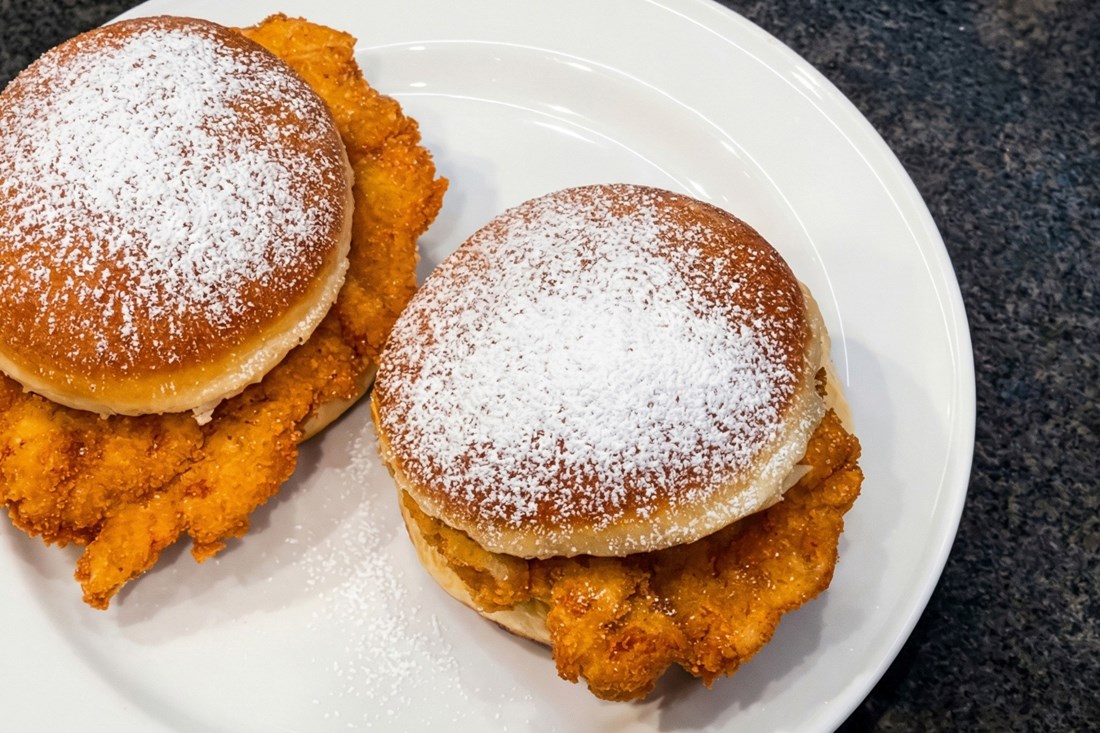 Ovako su se jučer jele krafne u bečkom restoranu, ekipa na Instagramu oduševljena