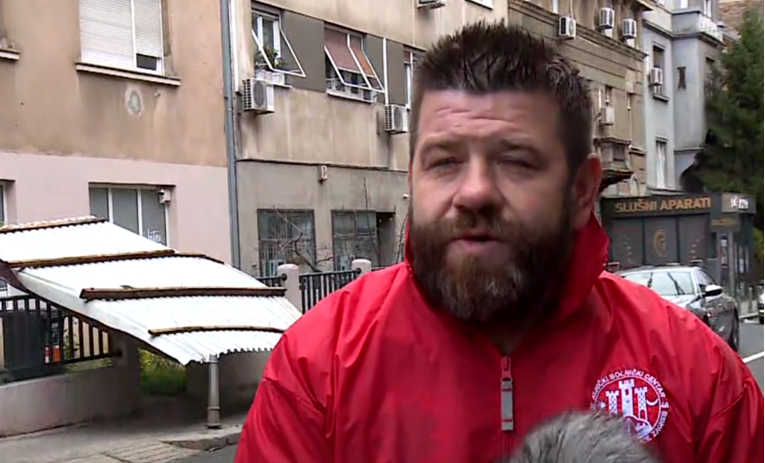 Velik komad lima zamalo pogodio čovjeka u Zagrebu. "VIdio sam da leti prema meni"