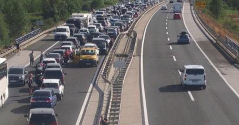 Čitatelji: Policija nam rekla da se okrenemo na A1. Policija: Nismo, dobit će kazne