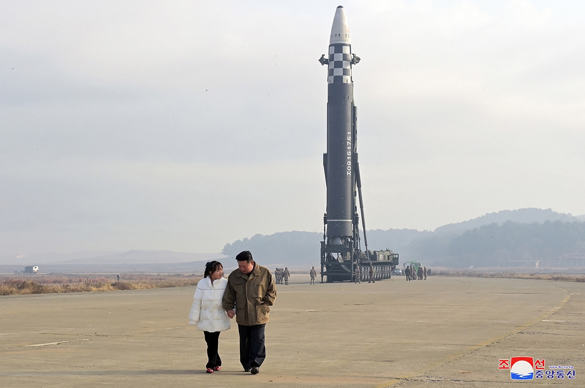 Nitko ne zna zašto je Kim Jong-un poveo kćer na lansiranje projektila