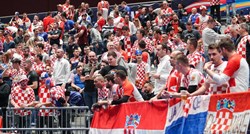 Dio navijača zviždao, a dio pljeskao srpskoj himni