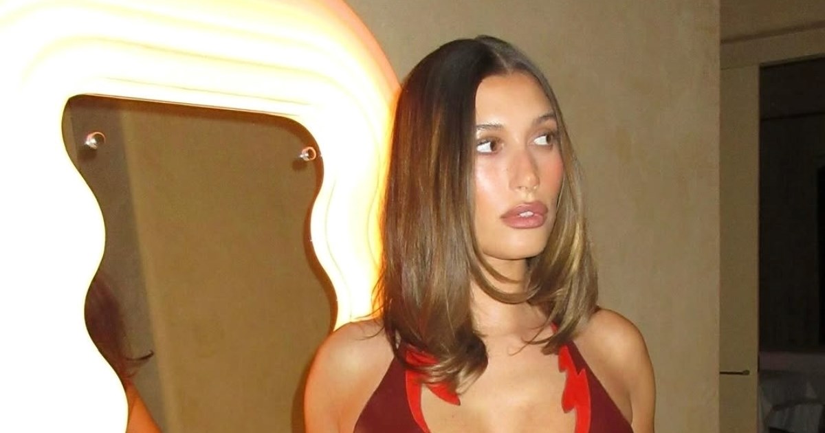 Hailey Bieber na Coachelli nosila tenisice koje će obilježiti 2025.