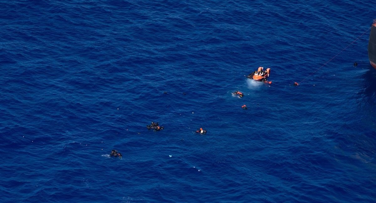 Na jugu Italije prevrnuo se brod s migrantima, najmanje 20 poginulih