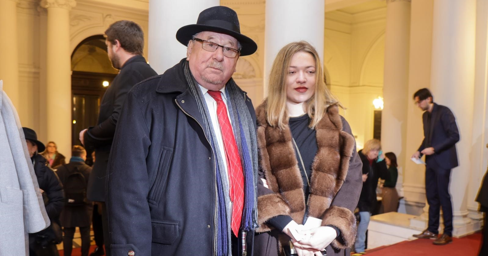 Vladimir Šeks s unukom Ivom na premijeri baleta u zagrebačkom HNK-u