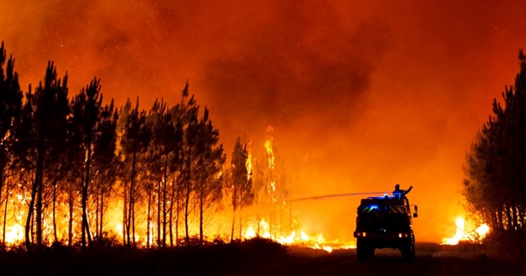Ogroman požar u Francuskoj, a temperature neće pasti: "To je čudovište"