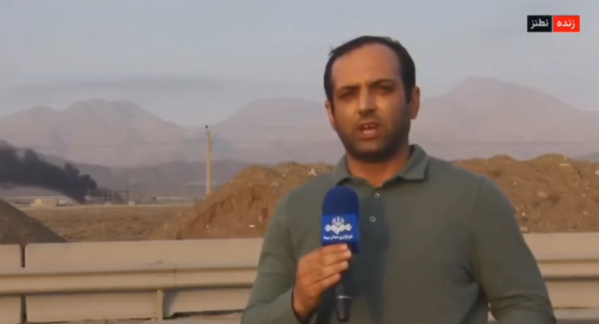 VIDEO Iranski novinar javio se uživo ispred nuklearnog postrojenja. Diže se crni dim