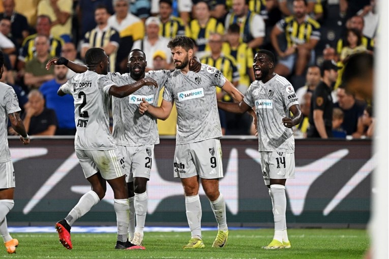 Trener Fenerbahçea objasnio što Petković radi: Lukav je poput lisice