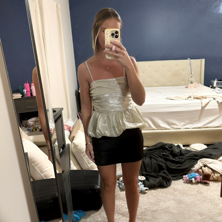 Influencerica pokazala opcije za božićni party. Ljudi: "Curo, idemo ispočetka"