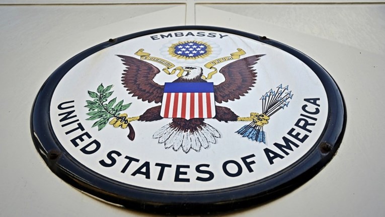 SAD povlači neesencijalno osoblje veleposlanstva u Libanonu