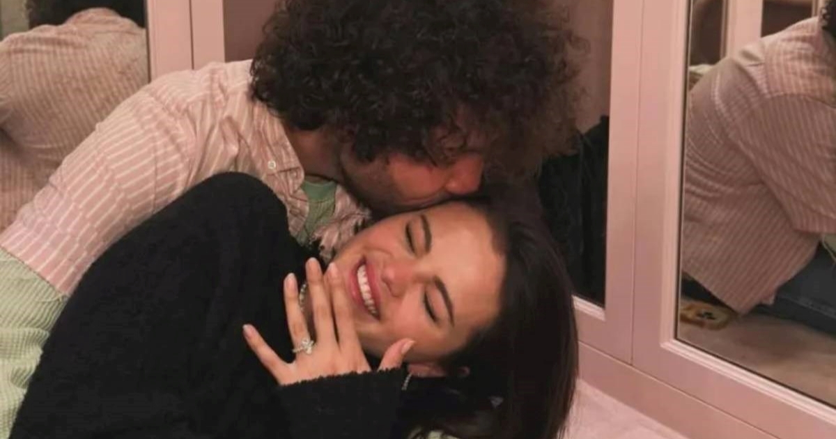 Selena Gomez dobila osip na licu nakon prvog poljupca s Bennyjem