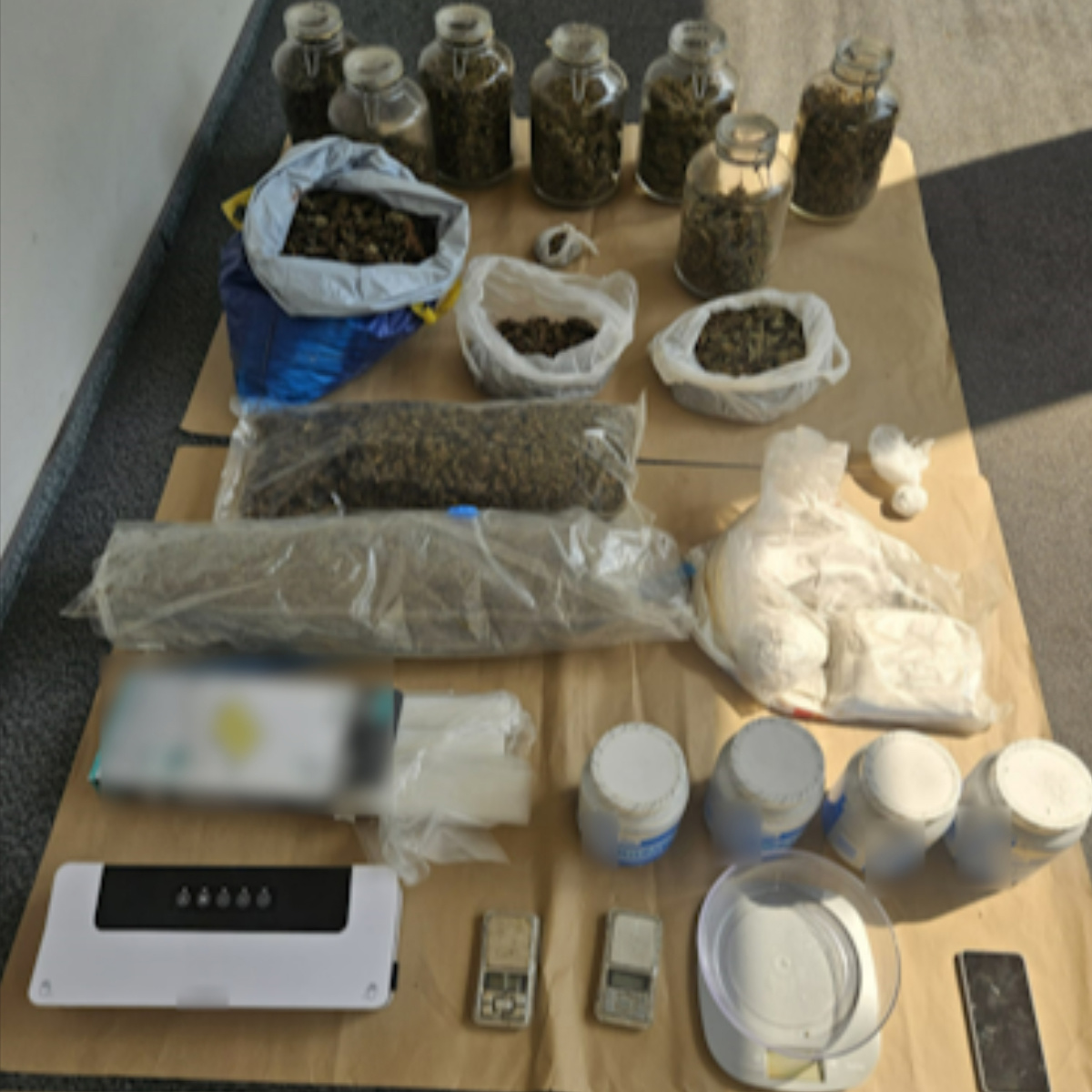 U Novom Zagrebu zaplijenjeno više od 8 kilograma droge
