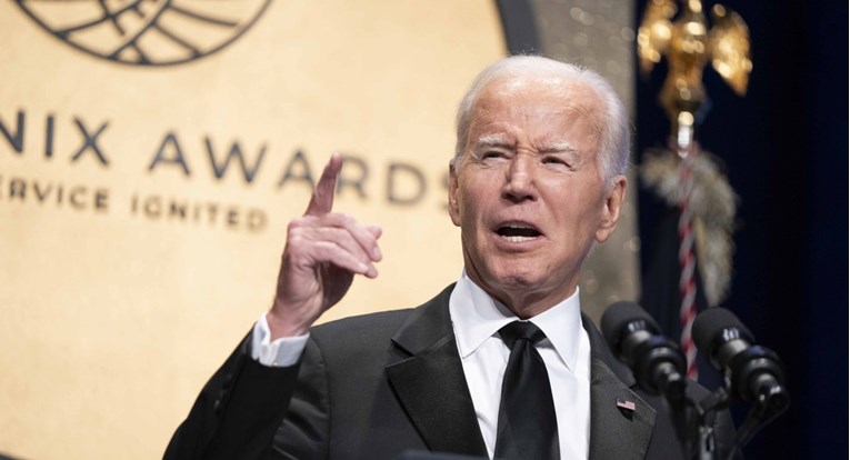 Biden: Ekstremni republikanci ne poštuju dogovor, trebaju spriječiti blokadu vlade
