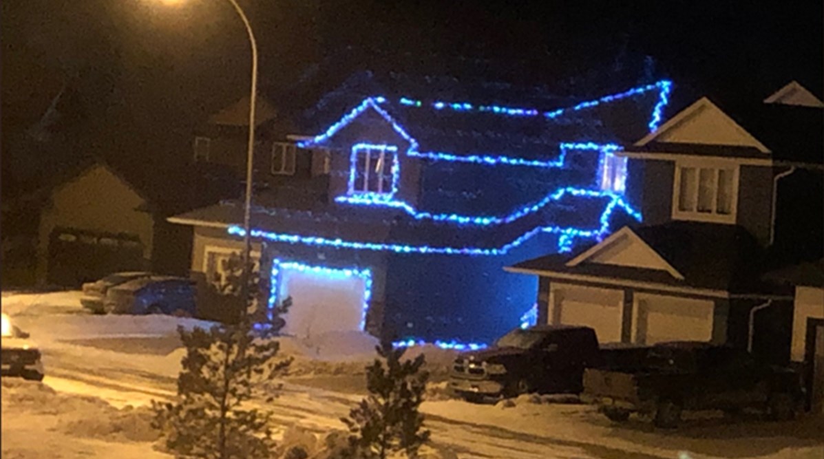 Ljudi diljem svijeta pale božićne lampice, razlog bi vas mogao iznenaditi