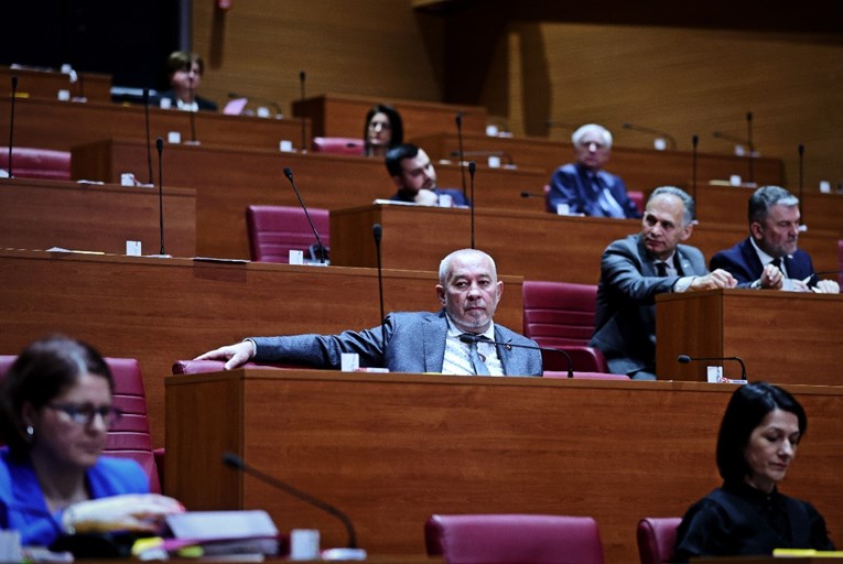 Sabor sutra o priuštivom stanovanju i Zakonu o grobljima, a u srijedu o Turudiću