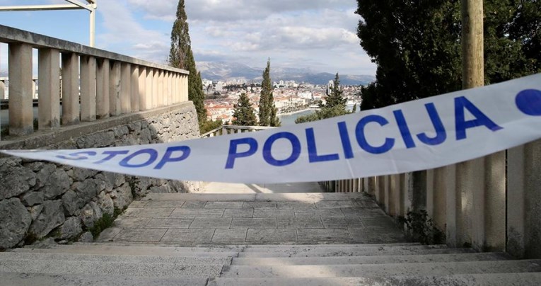 U stanu u Splitu muškarac pogođen hicem iz vatrenog oružja, bori se za život