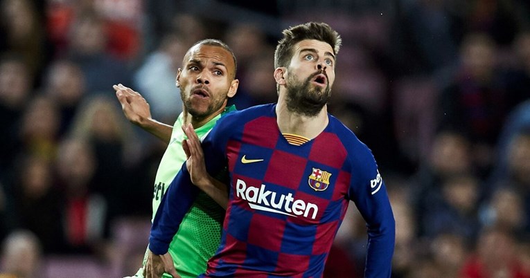 Barcelona prisilnim transferom gura jedan klub u gotovo bezizlaznu situaciju