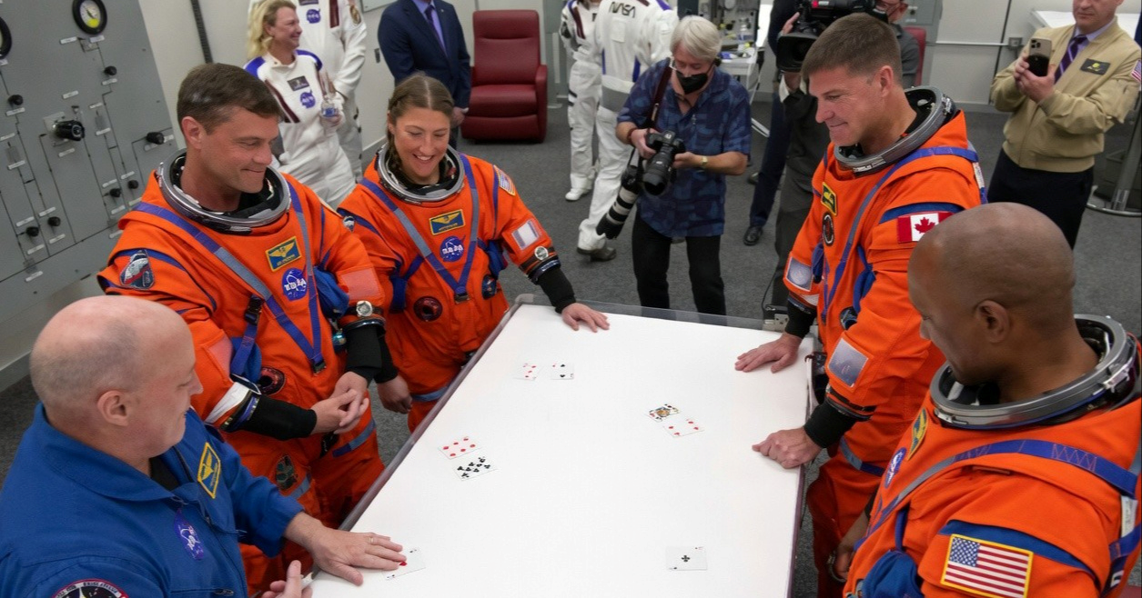 Zašto su astronauti misije Artemis II morali igrati karte prije lansiranja? 🤔