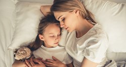 Mame su sretnije i zadovoljnije ako njihova djeca idu rano na spavanje, kaže znanost