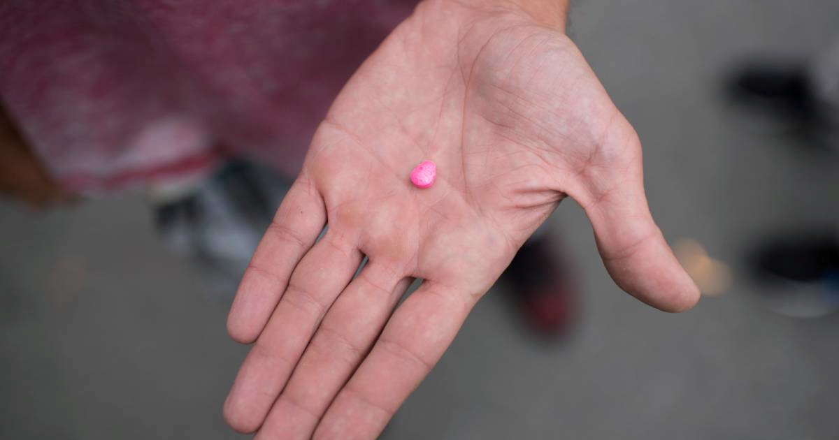 Muškarac u Biogradu prodao drogu maloljetniku. Nakon konzumiranja završio je u bolnici