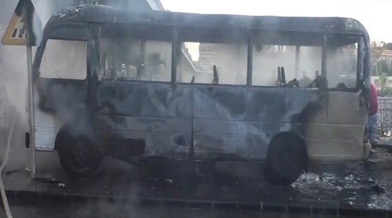 U eksploziji autobusa u Damasku poginulo 13 ljudi, 3 osobe su ozlijeđene