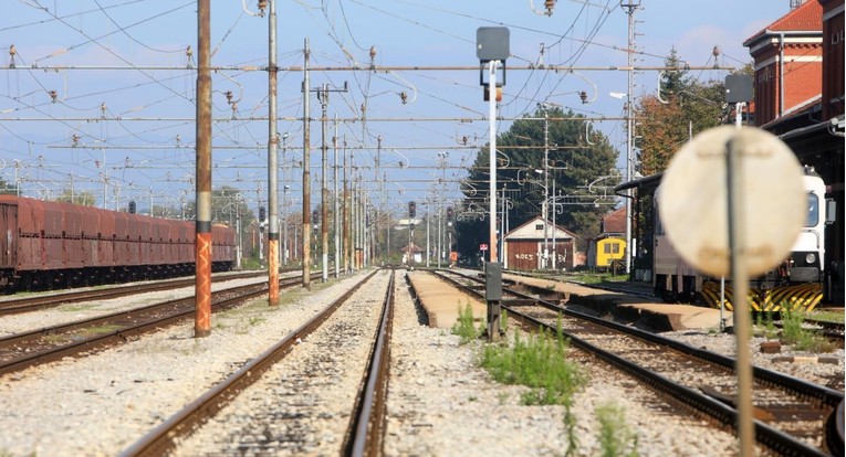 Idući tjedan od Karlovca do Zdenčine umjesto vlaka vozi autobus