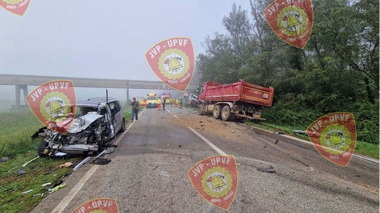 FOTO Četverostruki sudar kod Motovuna. Četiri osobe ozlijeđene, među njima i dijete