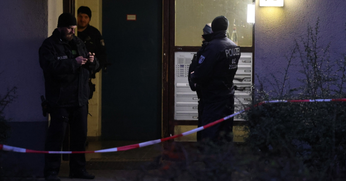 Mladi par u Njemačkoj optužen za ubojstvo bebe. 36 puta je uboli škaricama za nokte