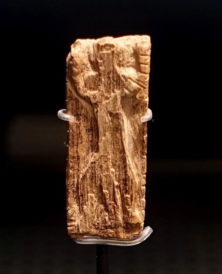 Na figurici iz Njemačke staroj 40.000 godina nađeni znakovi slični pismu