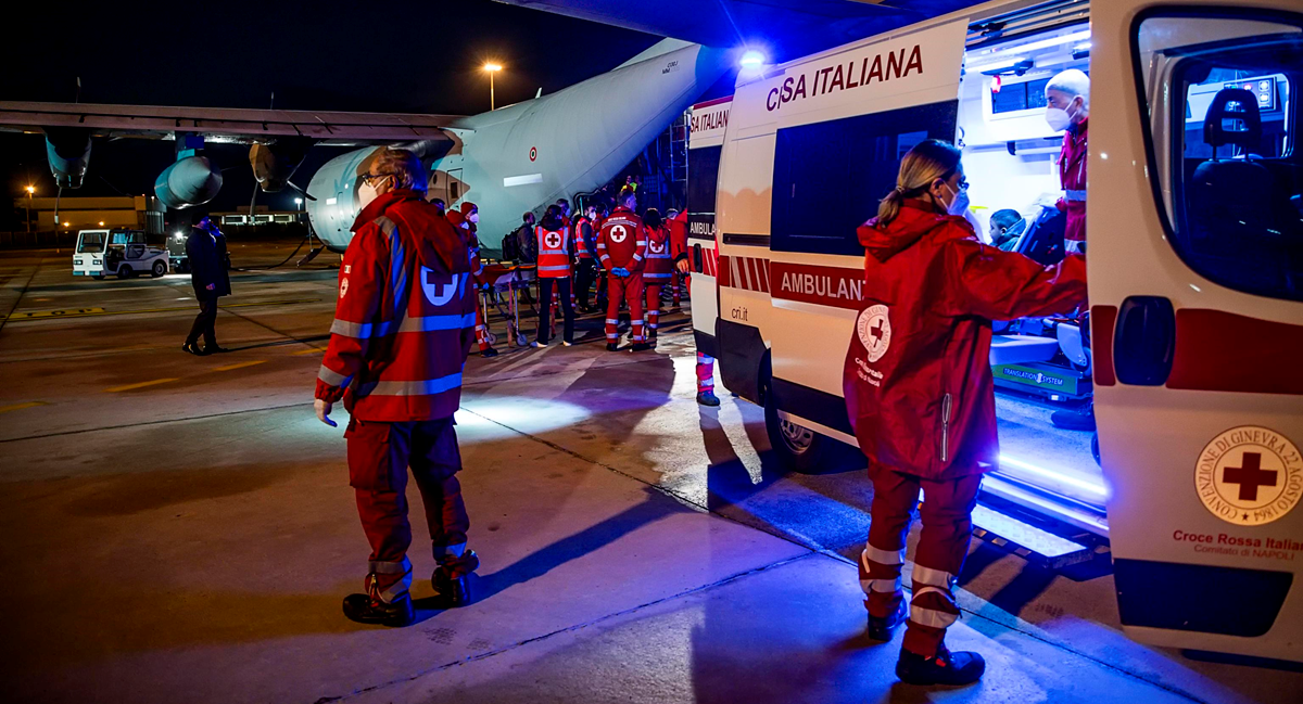 Liječnici u Engleskoj nisu mogli pomoći bebi. Italija hitno poslala vojni avion