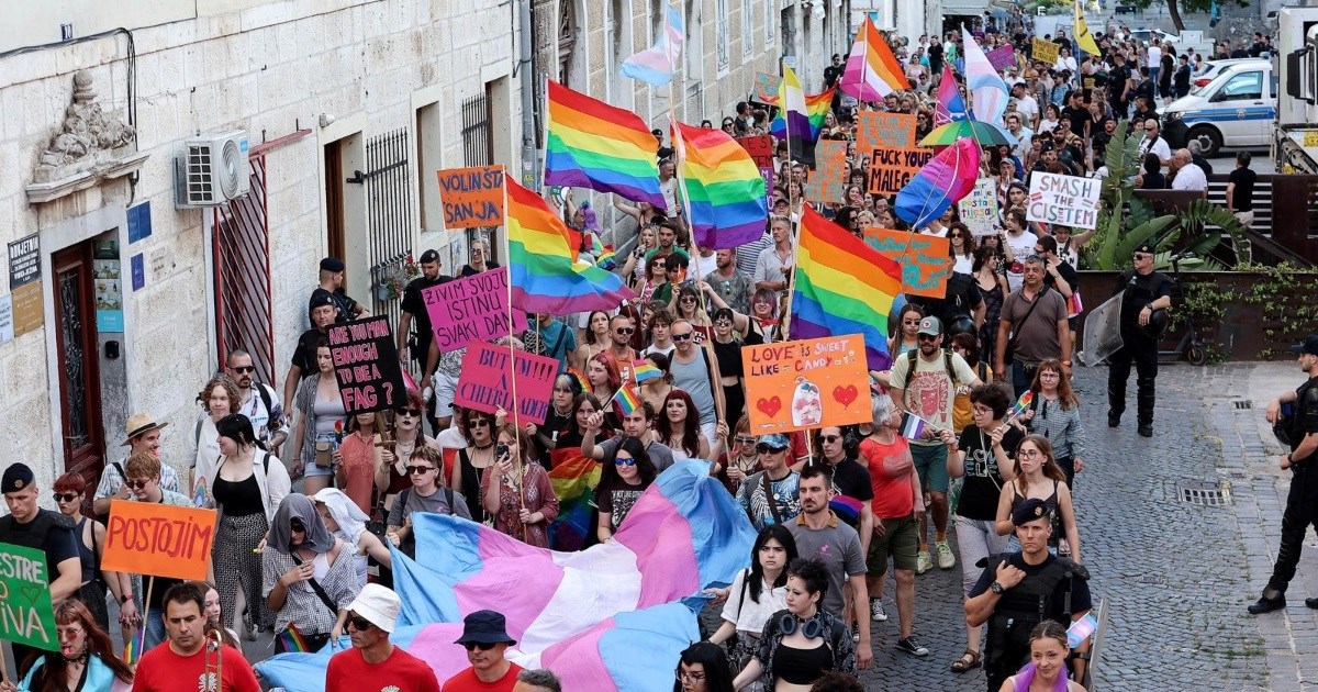 FOTO Povorke ponosa održane u Splitu i Puli, pažnju privukli transparenti