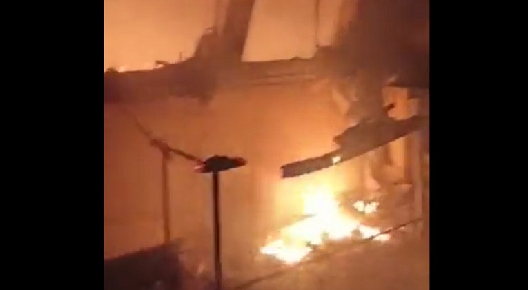 VIDEO Turski brod Tuzla u plamenu, pogođen je projektilom u Hersonu