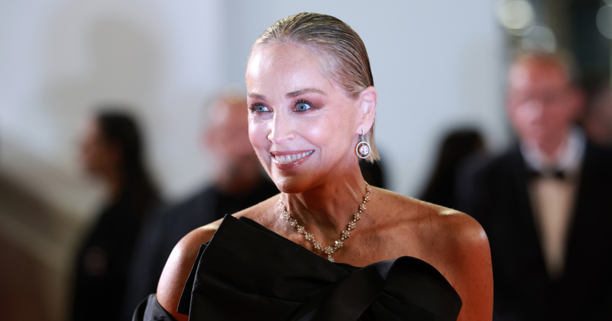 Kakva haljina: Sharon Stone (68) zablistala u Cannesu