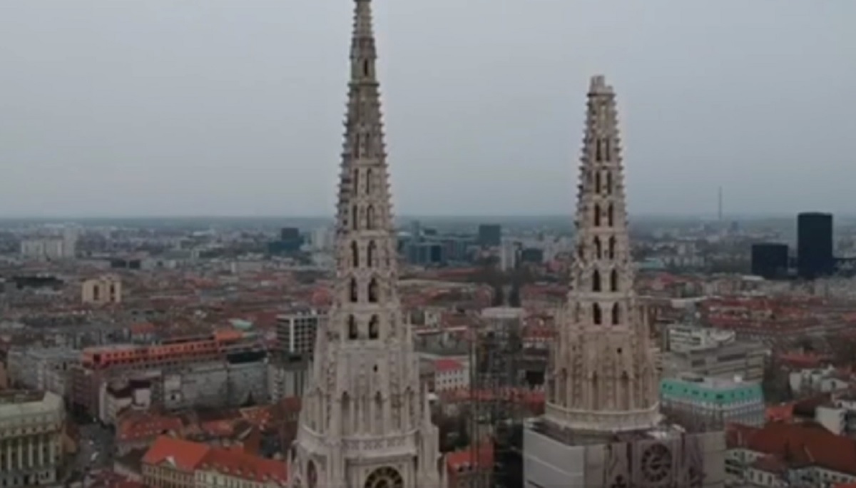 VIDEO Odlomio se toranj zagrebačke katedrale, objavljena snimka dronom