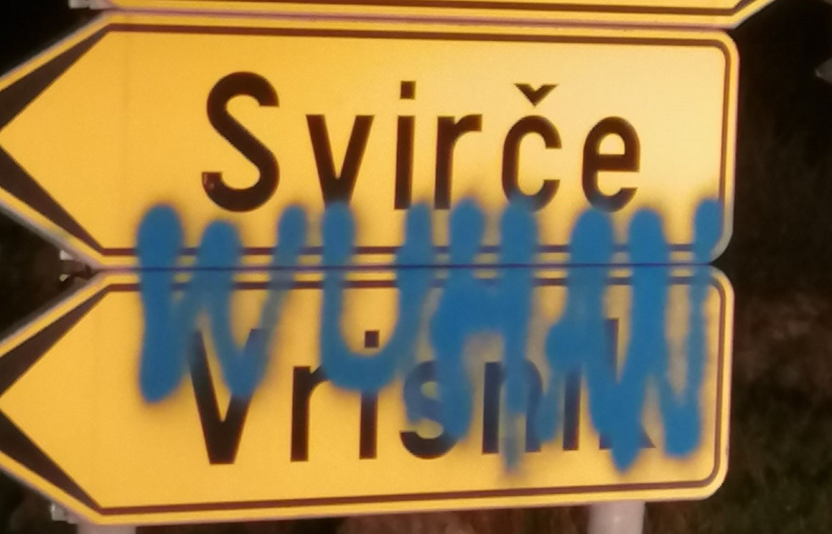 FOTO Na tablama s imenima mjesta na Hvaru netko napisao "Wuhan"