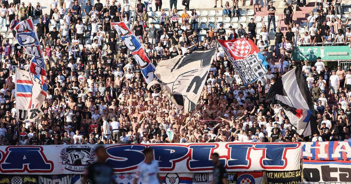 Torcida nakon pobjede pjevala 