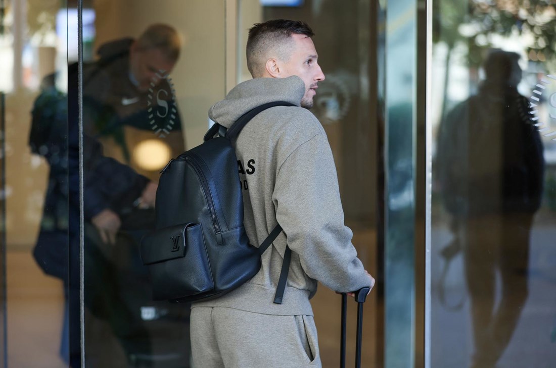 Mislav Oršić privukao pažnju luksuznim Louis Vuitton ruksakom, cijena mu je - paprena