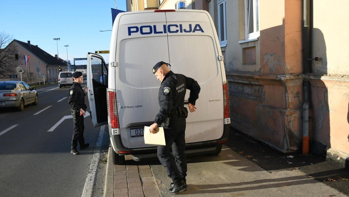 Tri muškarca i žena u Garešnici zatvorili djevojku, silovali je i silili na rad