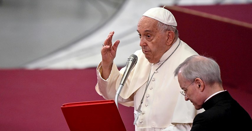 Papa ponovio vulgarnu riječ za LGBT osobe